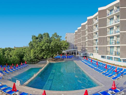 Hotel Slavey