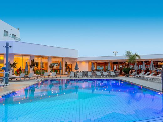 Hotel Limanaki Beach