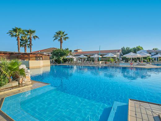 Golden Coast Hotel & Bungalows