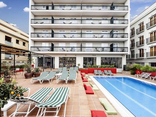 Aqua Hotel Bertran Park