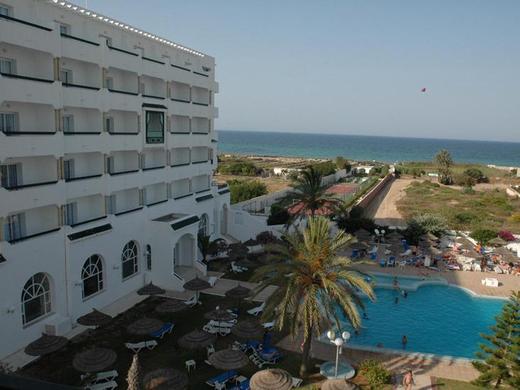 Jinene Beach