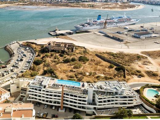 Jupiter Marina Hotel