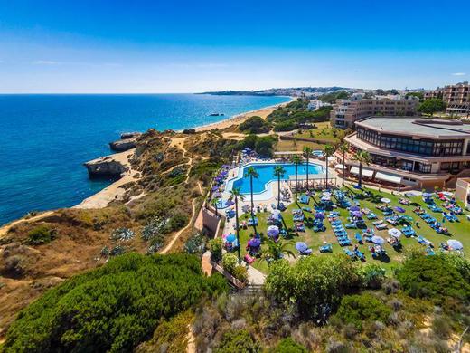 Auramar Beach Resort