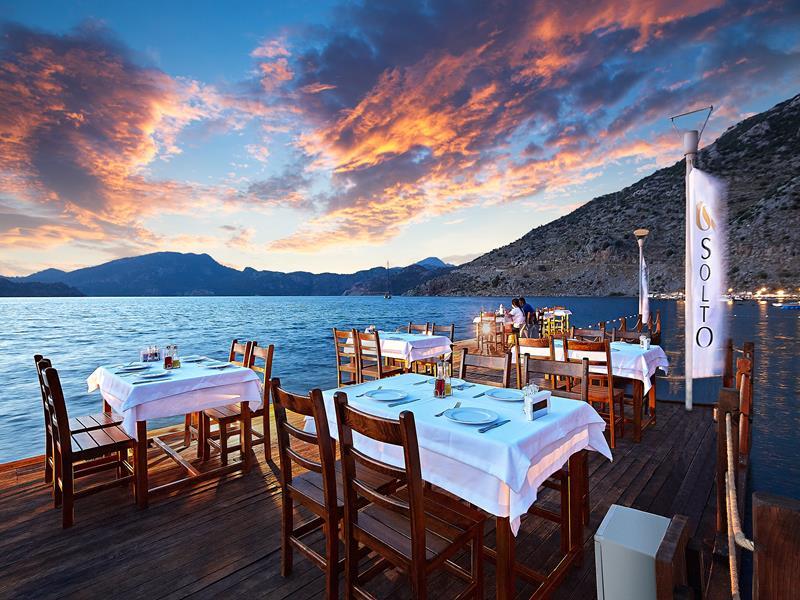 EB92B9908D48BFBBAA6E90779356DAB6