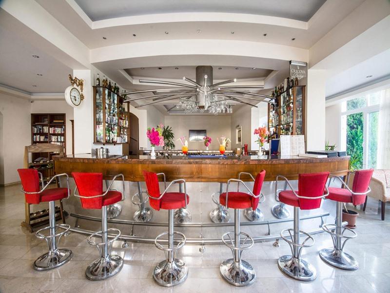 B7ABE23B984B3E4A2484BB5B53081B78