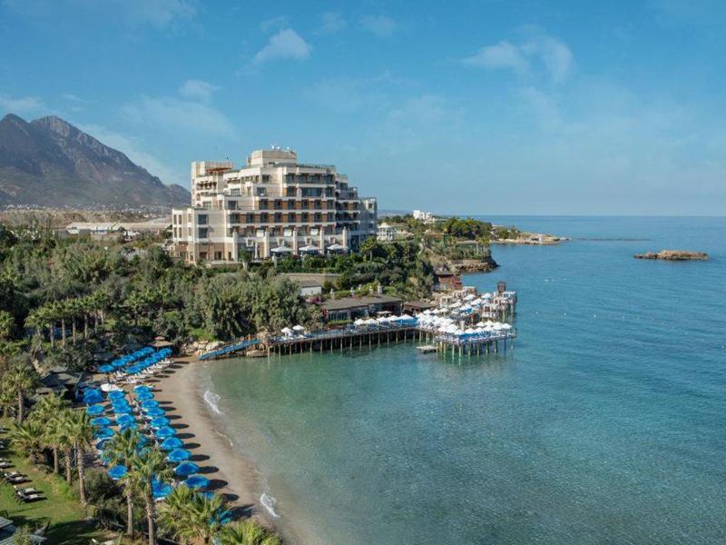 EF2719F320BA4B13C33377845FFD58D6