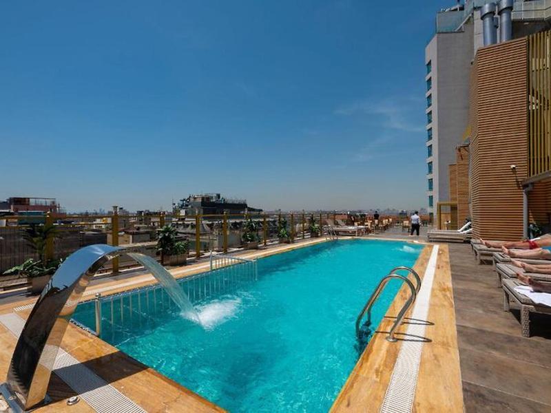 BE7A06B4B5E529E99E3BF7D3127F322F