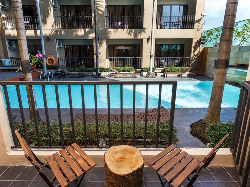 35693431F8E0C43A8E2AEE8633FEAF4C