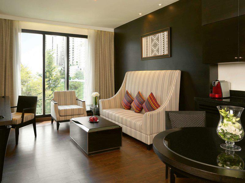 AEBA42C046B7B4026257F7C79EC5DD52