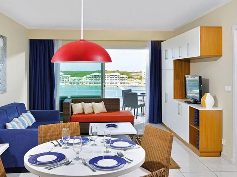 5337D9CF555879FB7E372DAF1E1E3D22