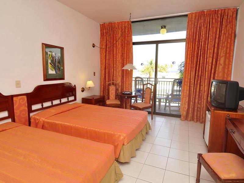 75BC8CC5F4FFC333738D13F92686D851