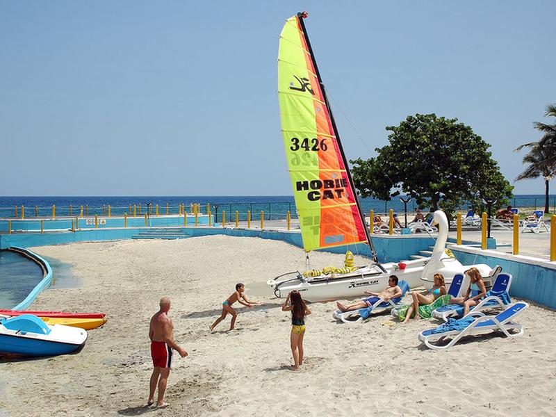 CFF3AE7C428EB91D13353295196B65DB