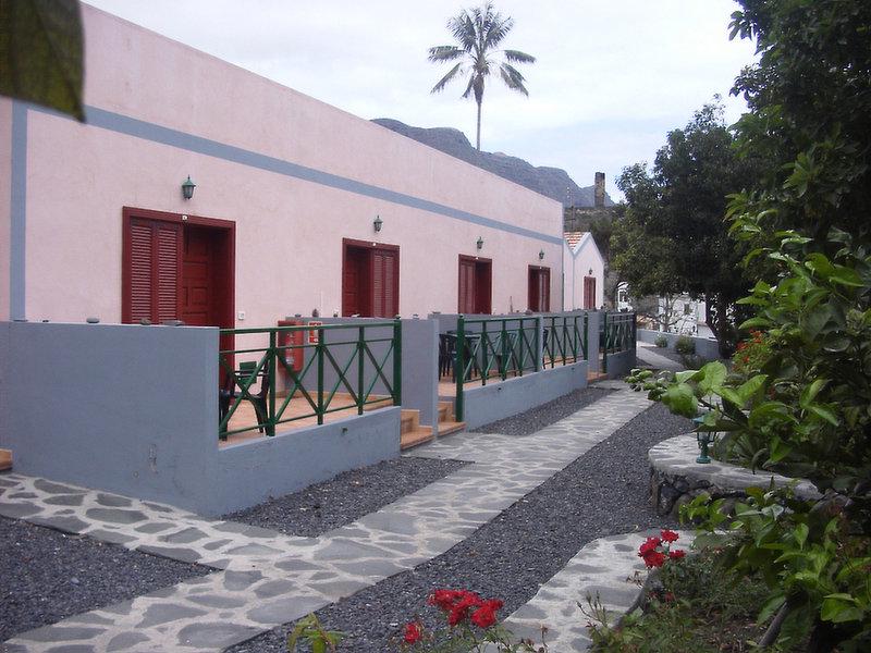 FCFB6D5ABA34E91A6917A20A3BA79DE5