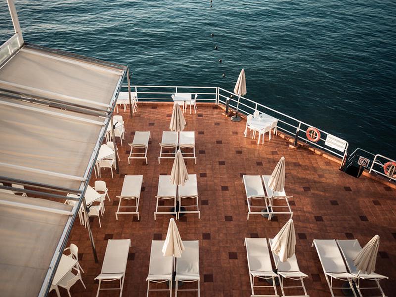 F84DF982105BA2FD9C30BFE9C8012275