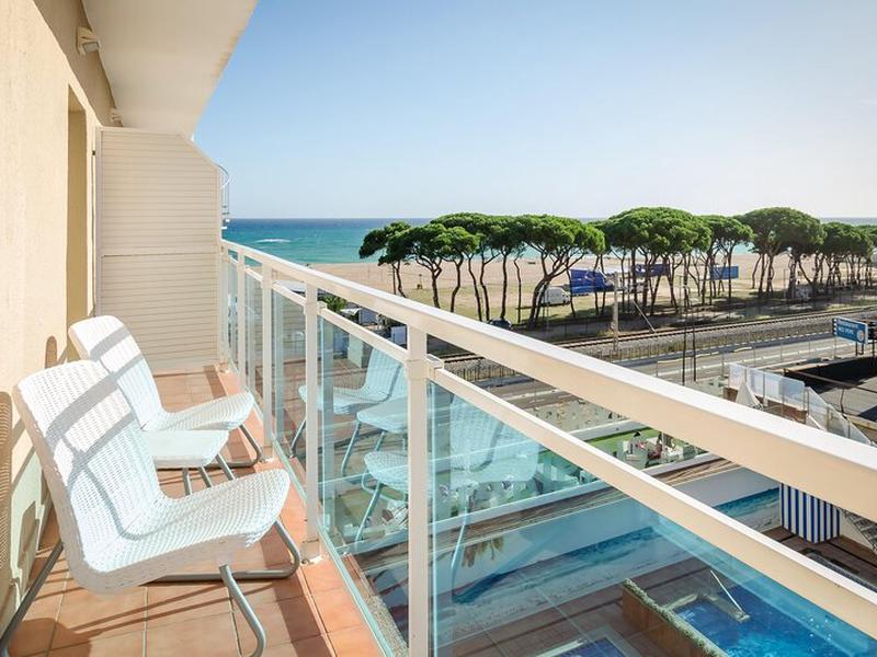 F37C47C00651EB3A5442C591DFF8F11A