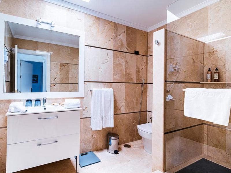 DCACF9F657917A27A849A27AACA32F60