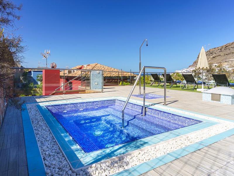 99CC61CD173D57B09E33A4025569F6E1