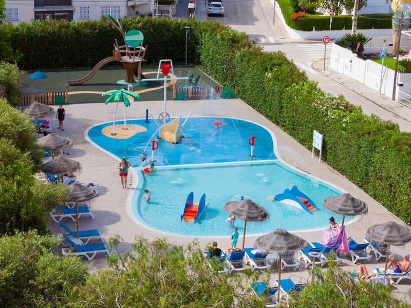 E3E4D46EECF8D1F6B03441AFF0C4CDFF