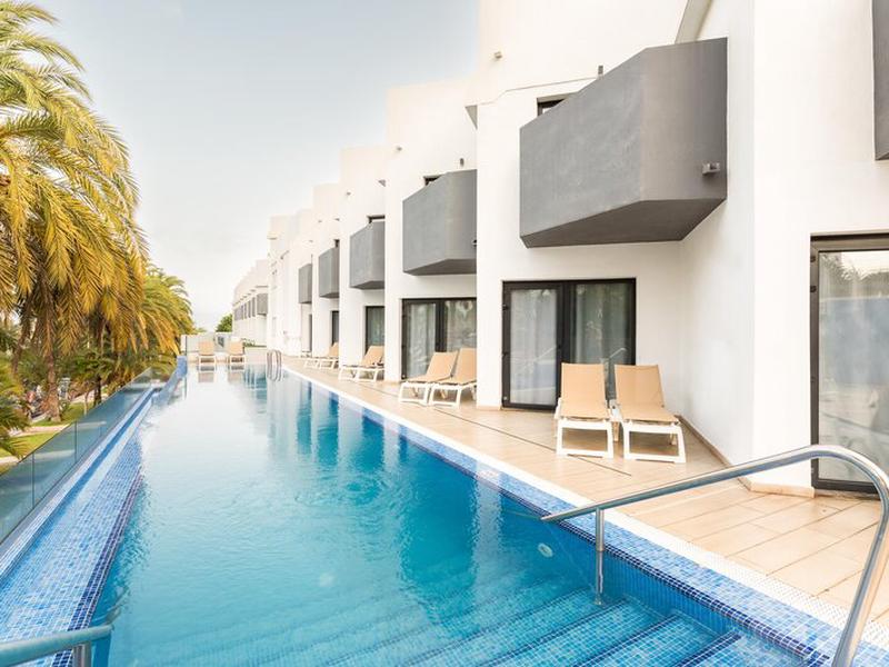 F3FB4EF8B9CB9142928CEB43F04F1013