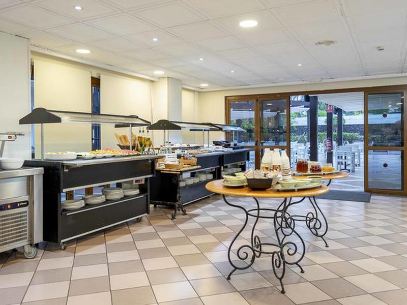 989F23490AA0428B90A7C6938FA2C975