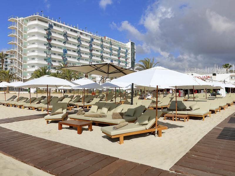 B8C2CE2B89DF0A1EF3BFB0AED25D6B75