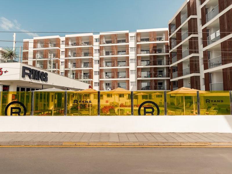 765927CFF672CCA40D8327E912225FEE