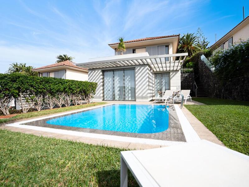 94DCD377EEAE390E5F8B1B09BDF40EF0