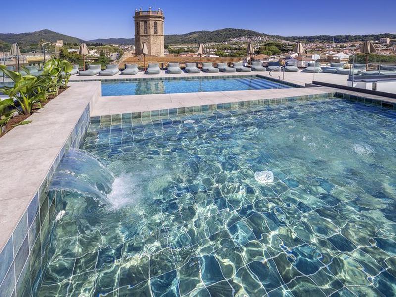 AF66C1A8648F283FA7FFE23FBE428F33