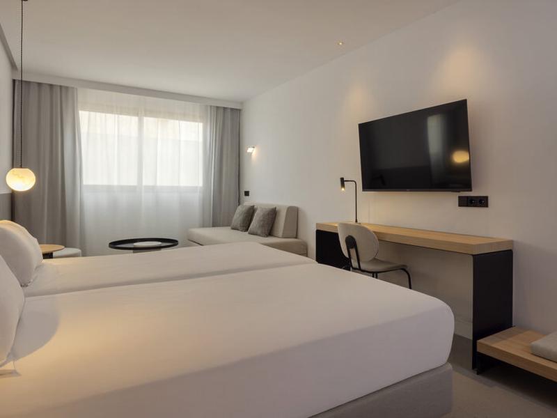 D906ABE392E17EFC0198C35B5B8832AB