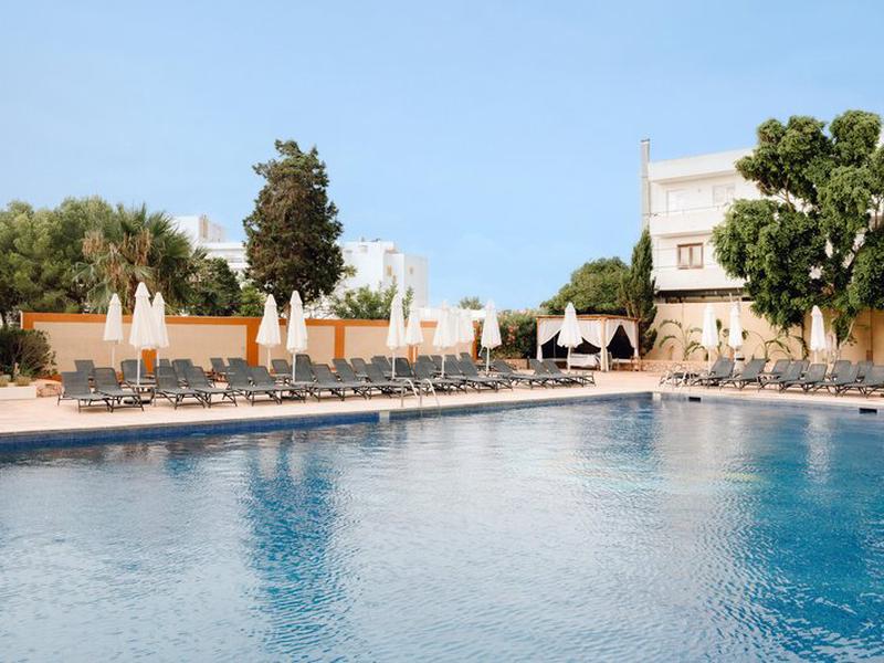 F580951B8BAC198F2F69F358BDFF3A3D