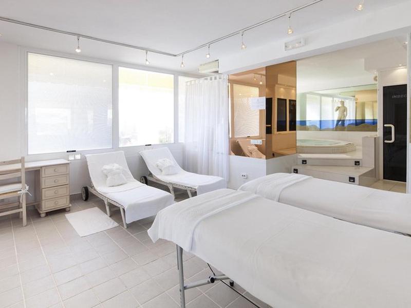 C3ABF4CDC14969EA206706AE66E16F40