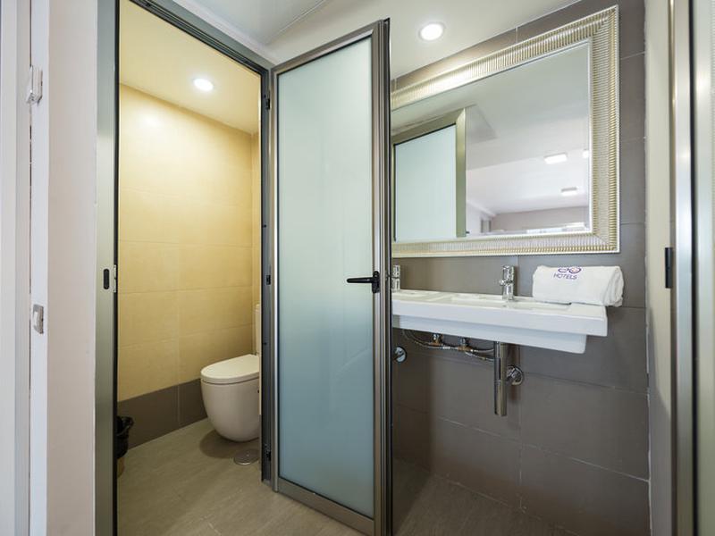 56CBE8EFBE7AF325FFD75FB54398343E