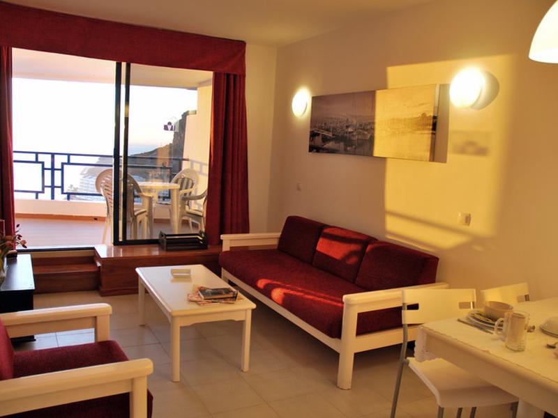 C47C0A9D00956993A9F81E36DE9016EF