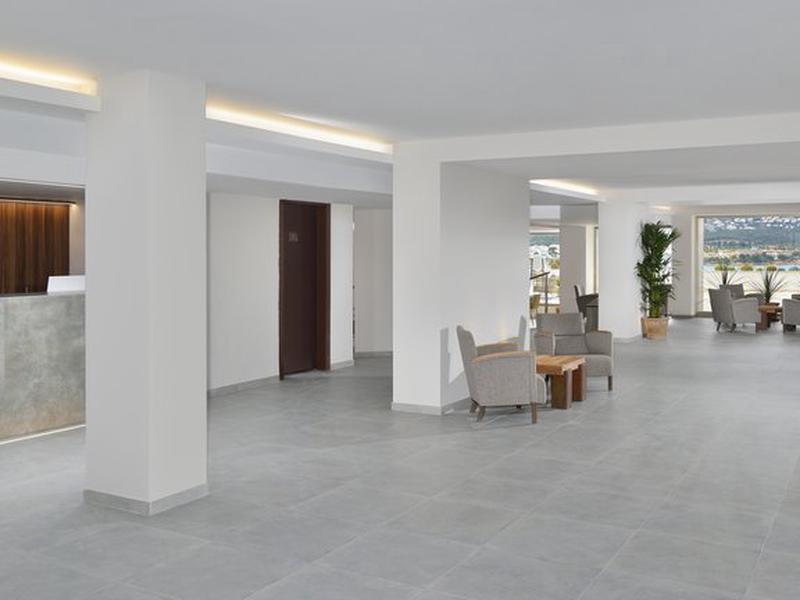 F1226B47BE30B9ADFC939C6157986D60