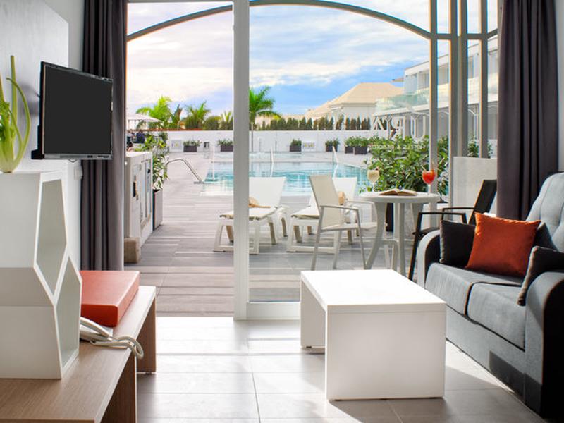 DB70CA989FE9AD8FCE3D655DECD2548B