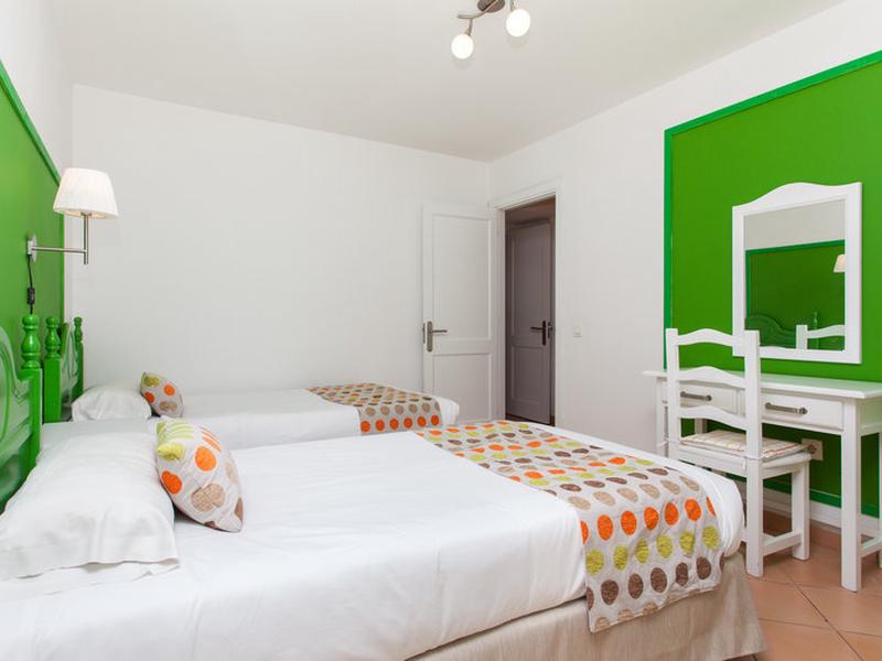 12E1E02556C6E237B54C274BE9CE8DEA