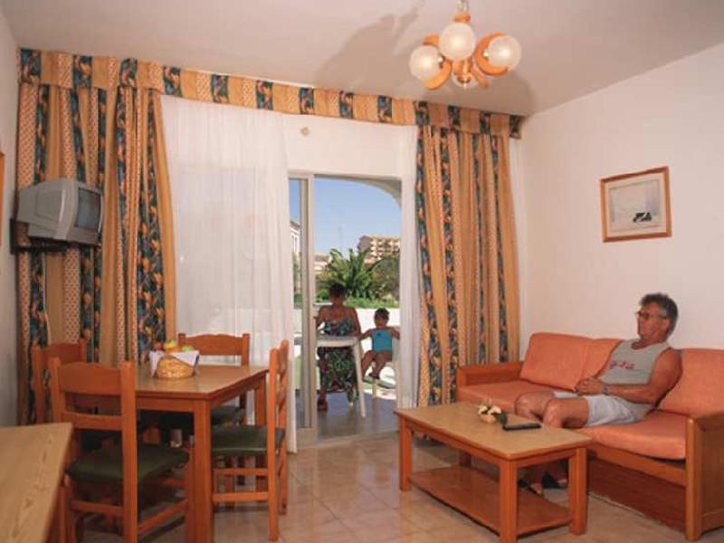 B9E14E5FFFB9E5E3AC604AD1854EDB92