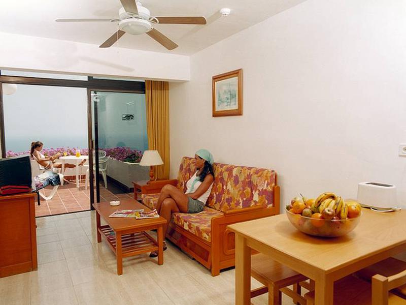 89DC2F89980F091937D71B5616AA3FD4