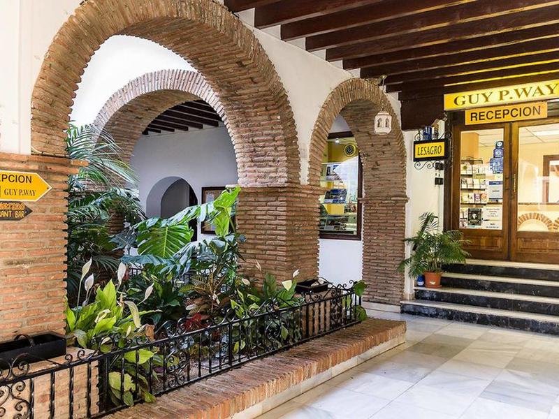 FFE3A2CD6BB42FC3393566A25696267D