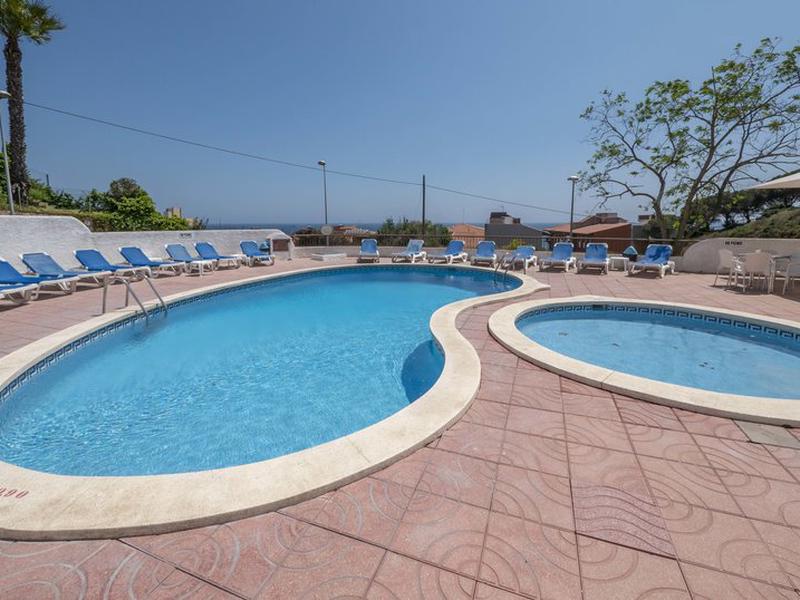 C02CA82EBEEE6F5FF44B38282A3E8B77