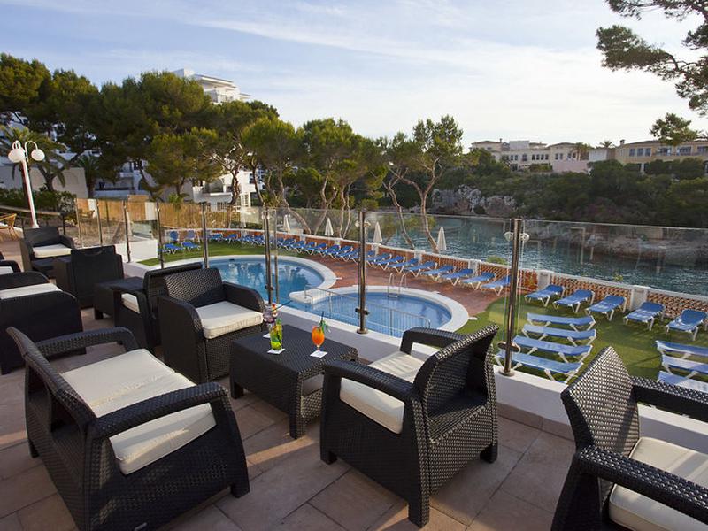 3DE2EC7E2DF4F4629ADF7FD68E9CAC20