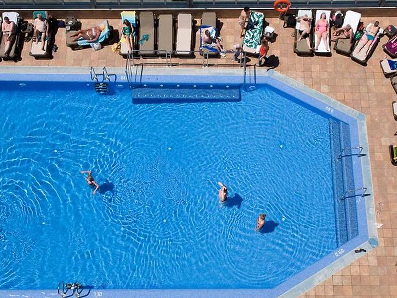 F63D8306D2579D70FA1E61C098200E74