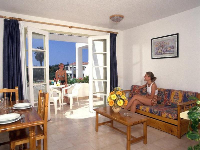 F199D04B3A77FC61348D037BAE6C9303