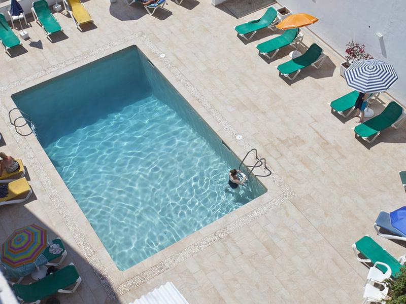 7A779085B246C5ED63A2F6E8183B42DE