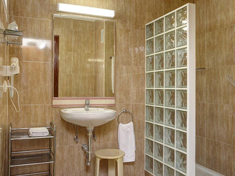 FB5AD4F25BF779172B6F9121703E6822