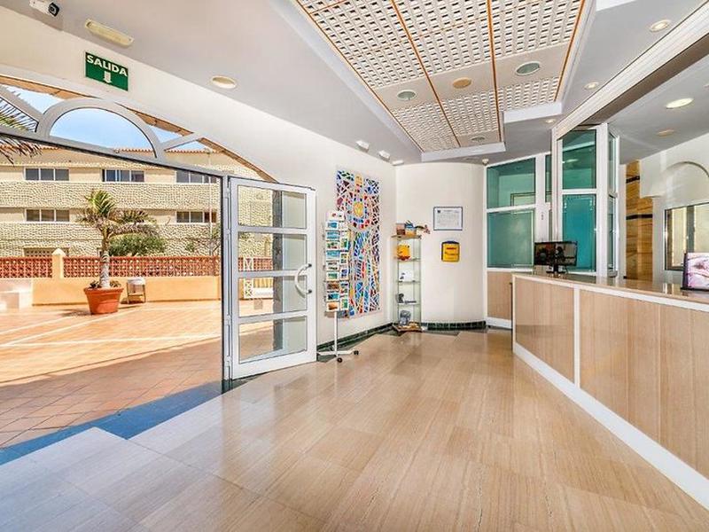 1DB5793A2FB5FA35376684EDA9D1402F