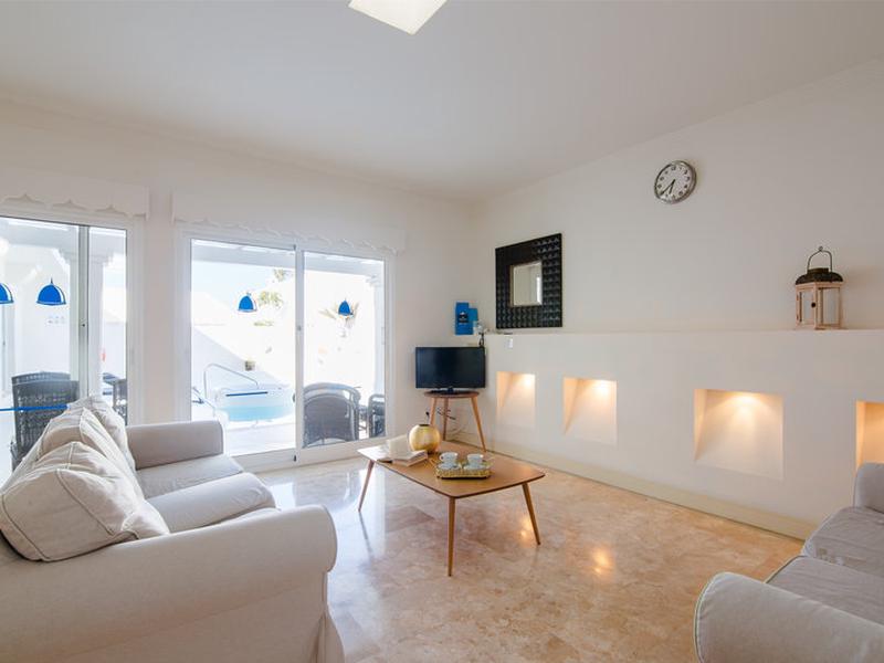 EE9A6EE58D468B6732D884BC069232D6