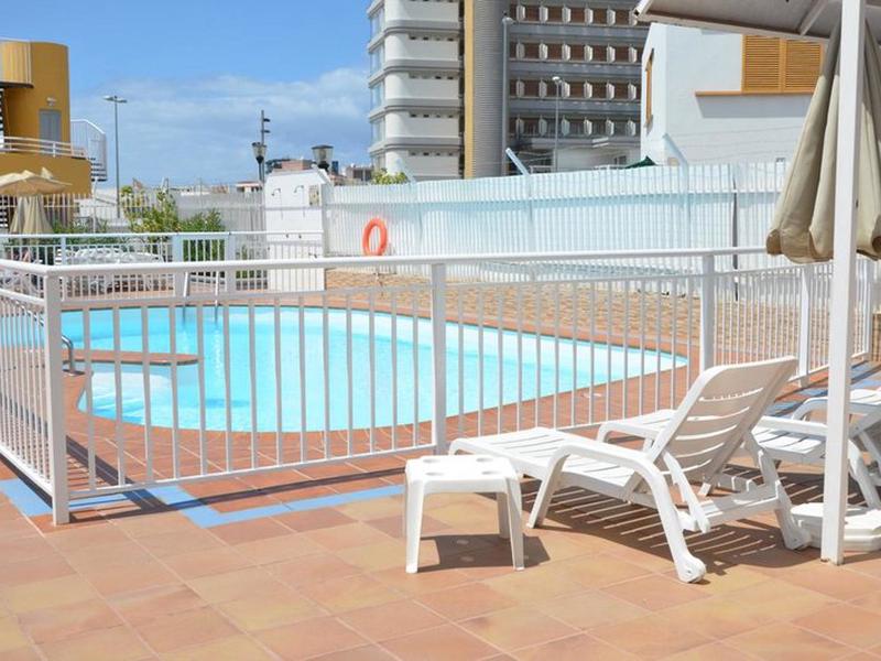 6D413FB7F766159C7D0F3162DBFF6469