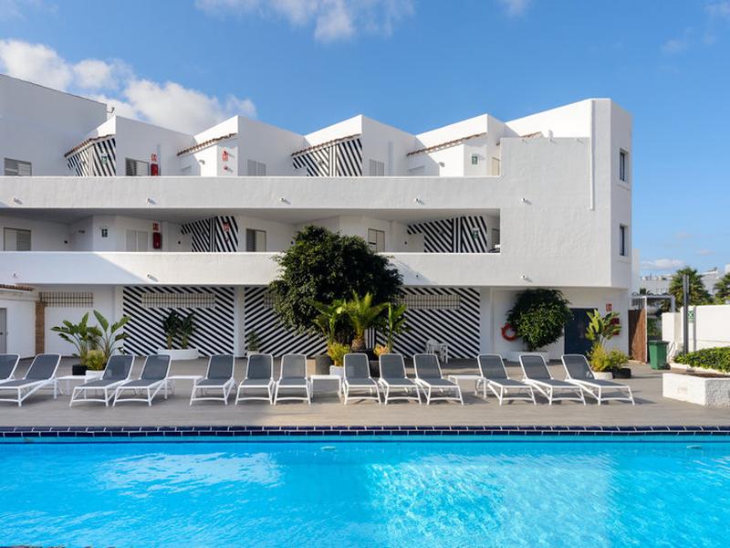 46F202B2F3716DC7AD2FD74CAA3CFB56