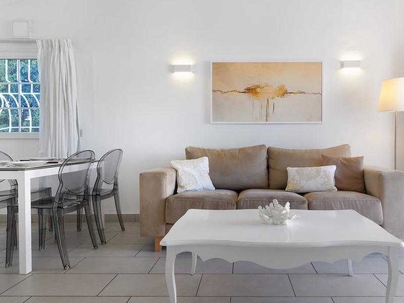 352BC4A58A6AEB182D0EA10C16C97C9B